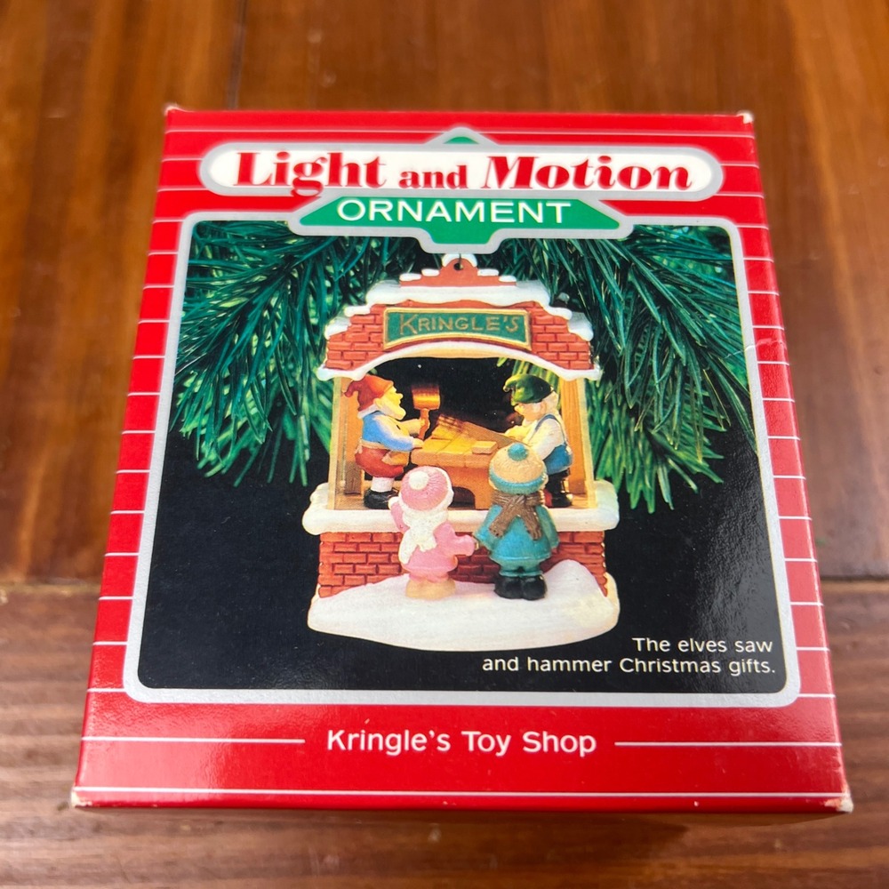1987 Hallmark Keepsake Magic Kringle's Toy Shop Light & Motion Ornament QLX701-7